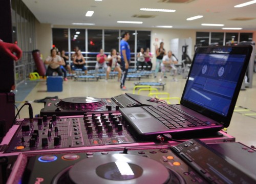 Programação especial com Dj na Academia Sesc Centro