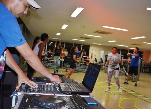 Programação especial com Dj na Academia Sesc Centro