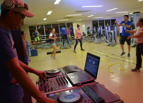 Programação especial com Dj na Academia Sesc Centro