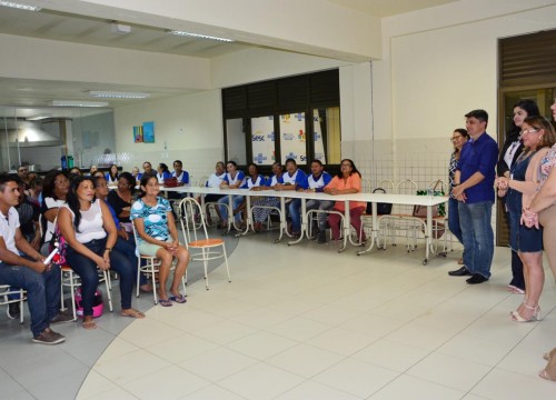 Entrega de uniformes EJA