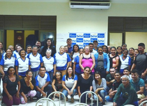 Entrega de uniformes EJA