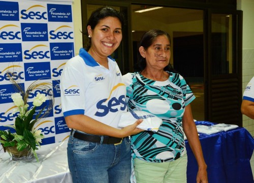Entrega de uniformes EJA