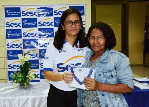 Entrega de uniformes EJA