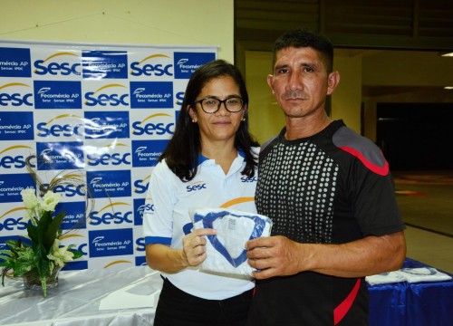 Entrega de uniformes EJA