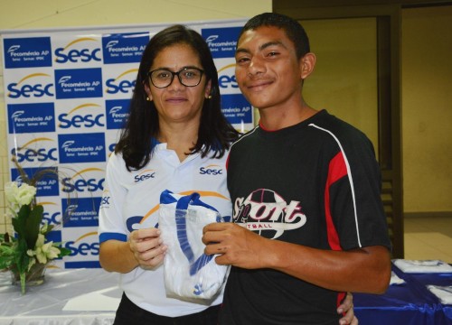 Entrega de uniformes EJA