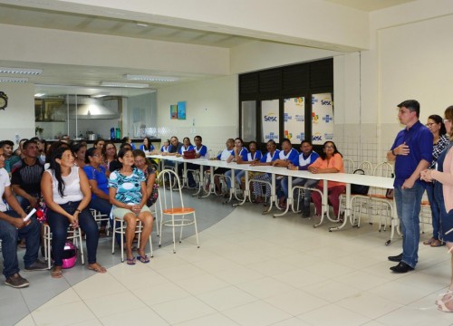 Entrega de uniformes EJA