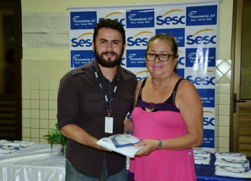 Entrega de uniformes EJA
