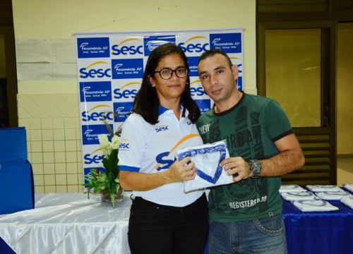 Entrega de uniformes EJA