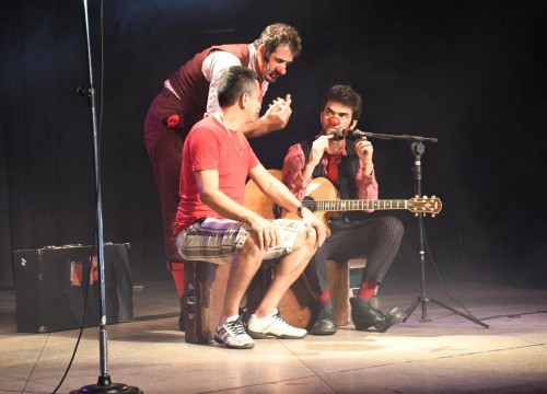 Palco Giratório - Espetáculo de Circo "Concerto em Ri Maior"