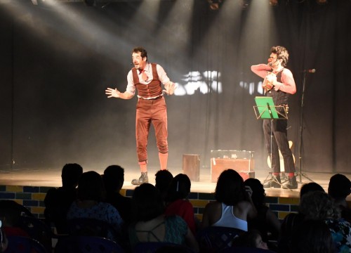 Palco Giratório - Espetáculo de Circo "Concerto em Ri Maior"