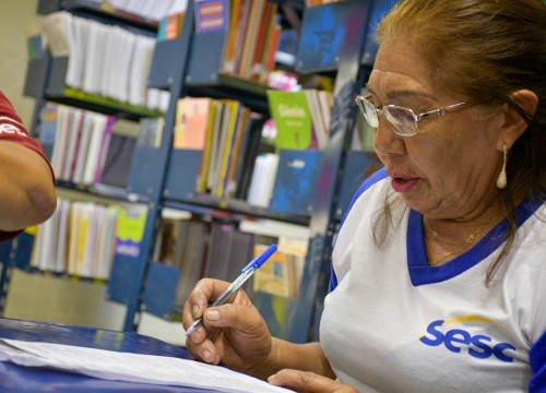 Entrega dos óculos do Projeto Ver para Aprender 