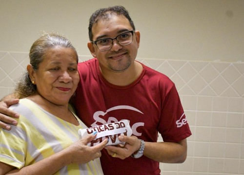 Entrega dos óculos do Projeto Ver para Aprender 