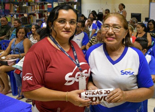 Entrega dos óculos do Projeto Ver para Aprender 