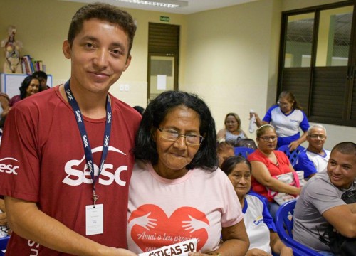 Entrega dos óculos do Projeto Ver para Aprender 