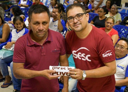 Entrega dos óculos do Projeto Ver para Aprender 