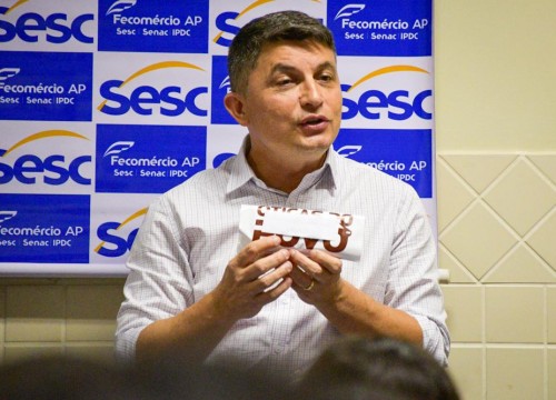 Entrega dos óculos do Projeto Ver para Aprender 