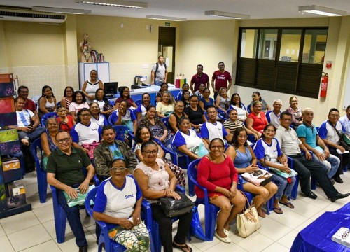 Entrega dos óculos do Projeto Ver para Aprender 