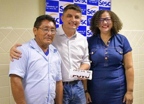 Entrega dos óculos do Projeto Ver para Aprender 
