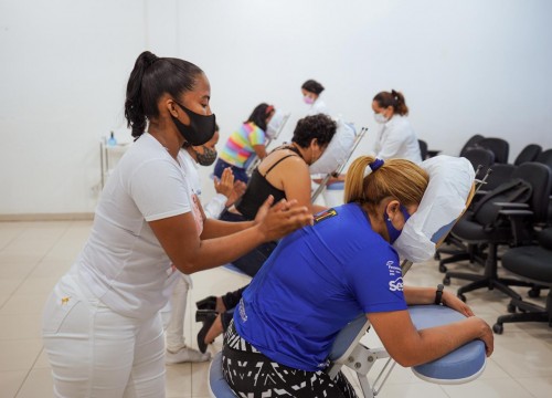 Massagem Relaxante aos funcionários do Sesc Amapá - Parceria com Senac