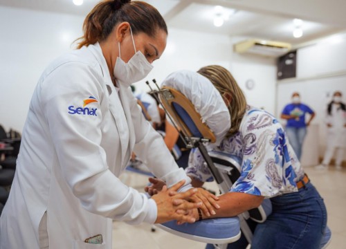 Massagem Relaxante aos funcionários do Sesc Amapá - Parceria com Senac