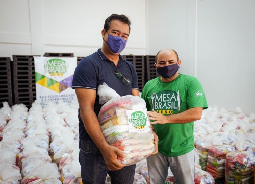 Mesa Brasil Urgente Repassa 400 cestas básicas