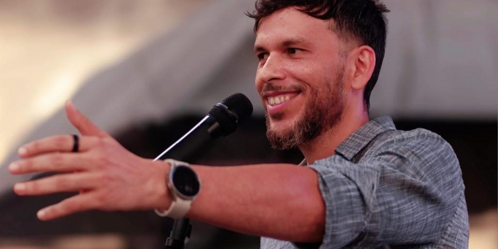 Livro “Poesia para vilarejos”, do escritor Bruno Muniz, terá noite de lançamento nesta sexta-feira (16) no Sesc Centro Livro “Poesia para vilarejos”, do escritor Bruno Muniz, terá noite de lançamento nesta sexta-feira (16) no Sesc Centro