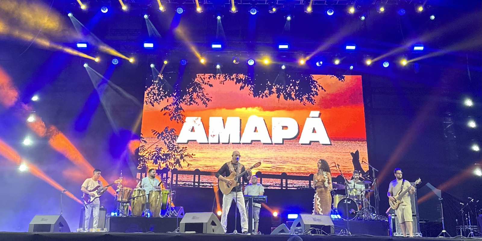 Cantores Amadeu Cavalcante e Deize Pinheiro representaram o Amapá no festival Rio Gastronomia este fim de semana Cantores Amadeu Cavalcante e Deize Pinheiro representaram o Amapá no festival Rio Gastronomia este fim de semana